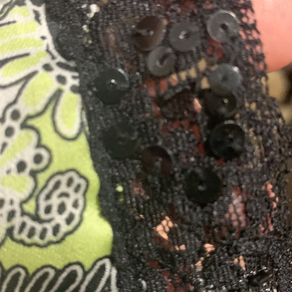 Simply Irresitible top - Picture 3 of 10